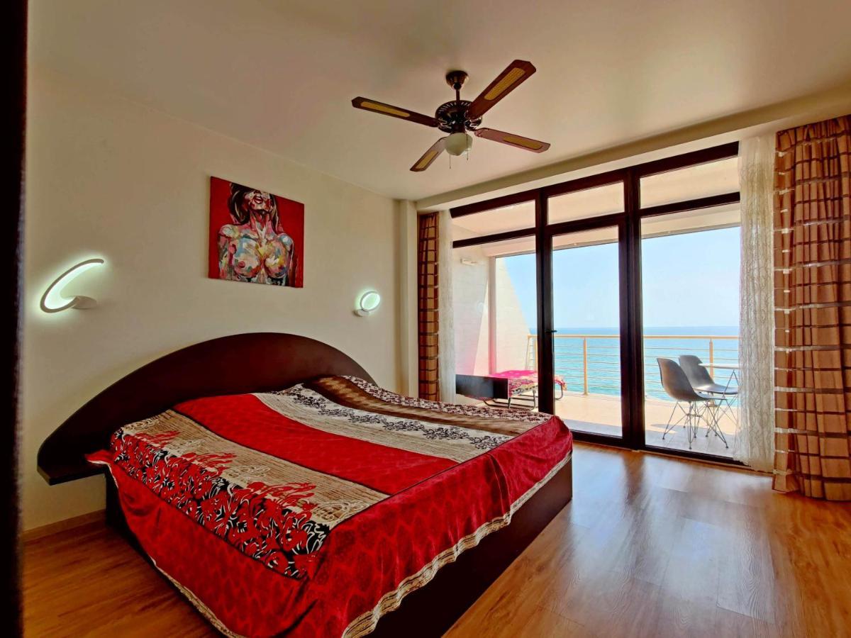 Vip Apartments Sovinion Odessa Dış mekan fotoğraf